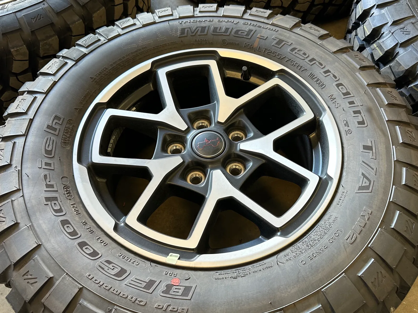 Rubicon 原廠 17 吋輪圈(二手)